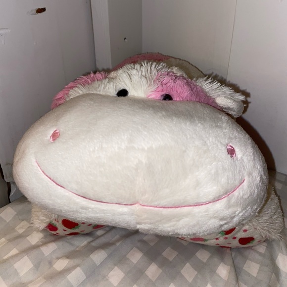 strawberry cow pillow pet - Picture 1 of 7